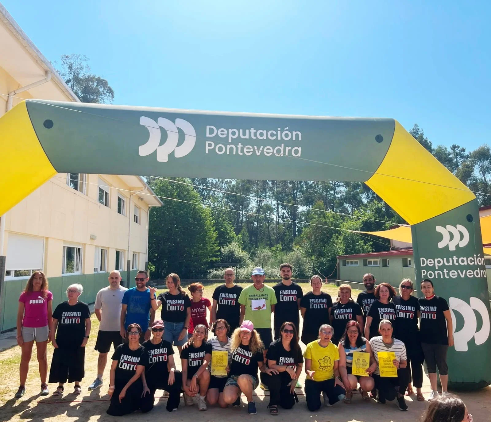 Profesorado participante nunha das accións de final de curso